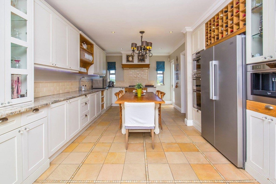 6 Bedroom Property for Sale in Myoli Beach Western Cape